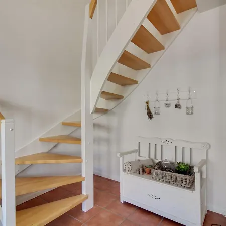 Apartment Vinny - 1-2Km From The Sea By Interhome *